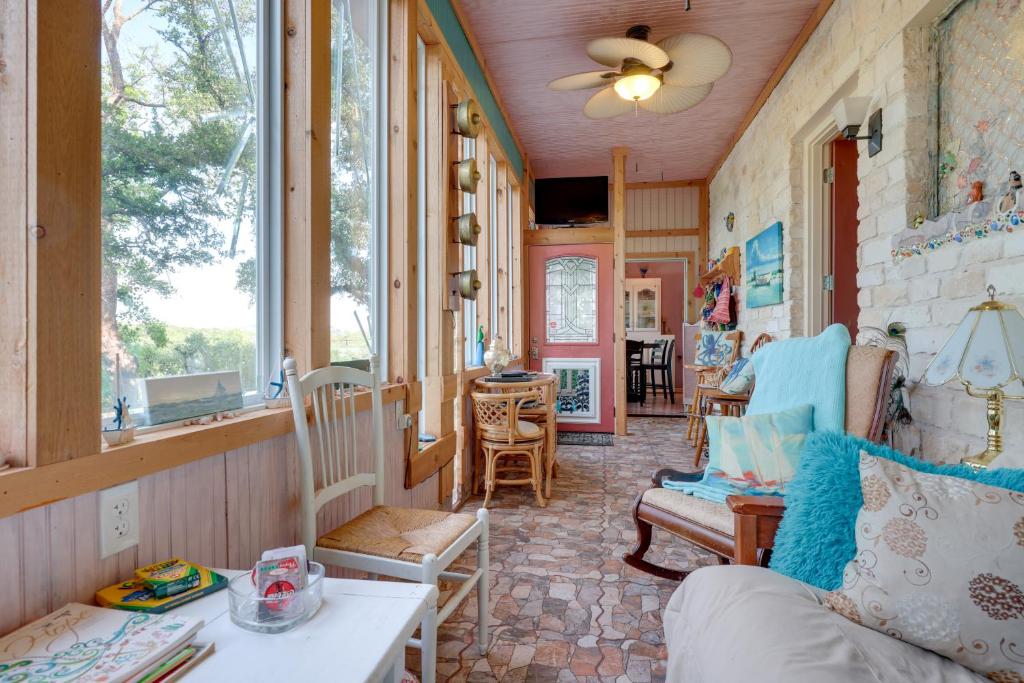 Exotic Home with Patio and Grill Walk to Canyon Lake! photo 3