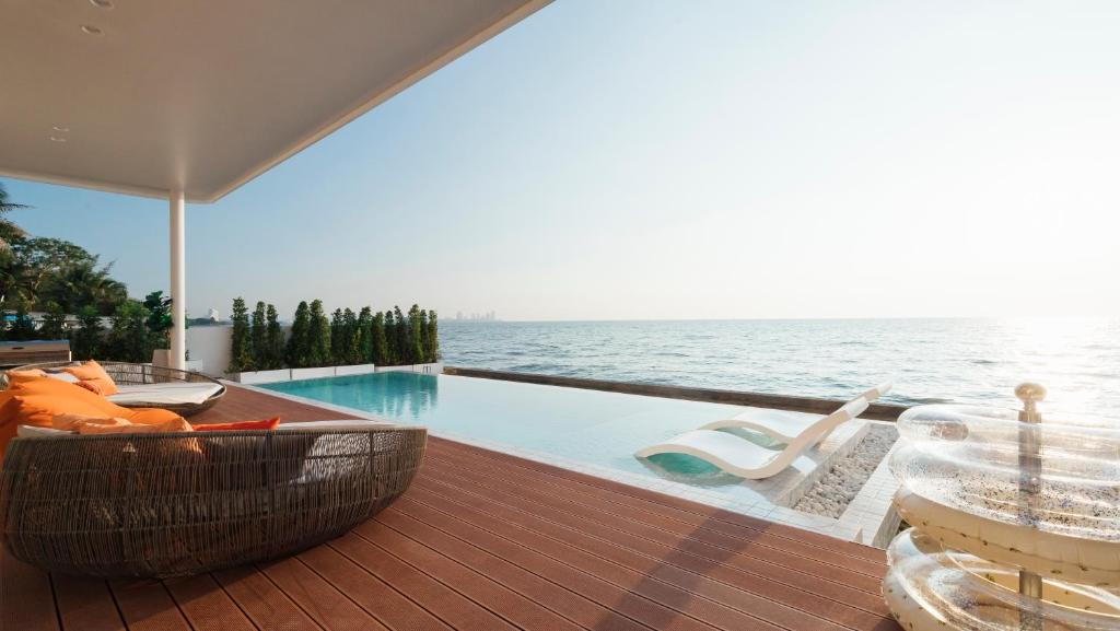 Sea Season Pool Villa Pattaya photo 1