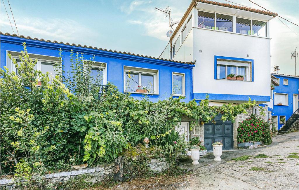 Awesome Home In Diomondi With 4 Bedrooms, Wifi And Outdoor Swimming Pool