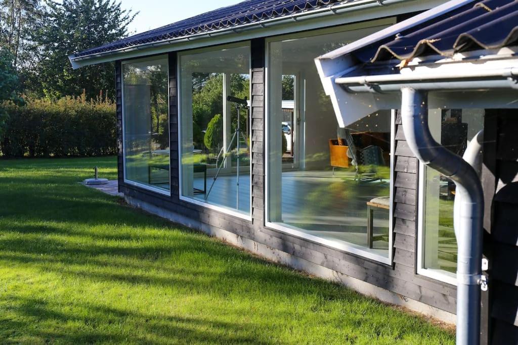 Bright summer house close to the beach and water photo 2