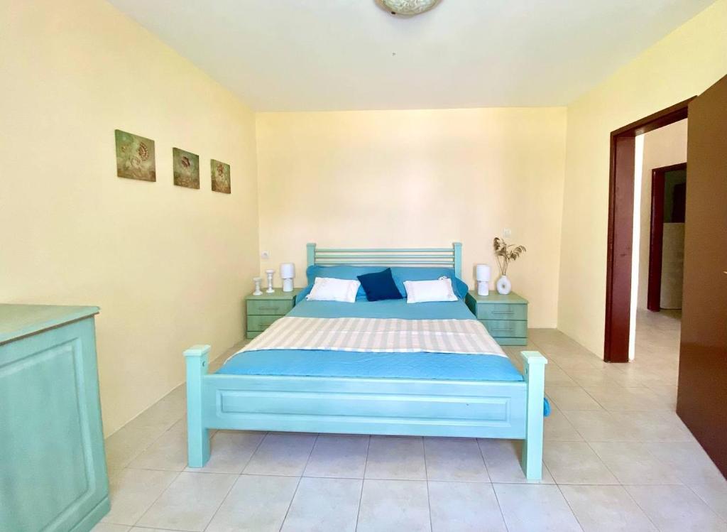 Sea view country house photo 3