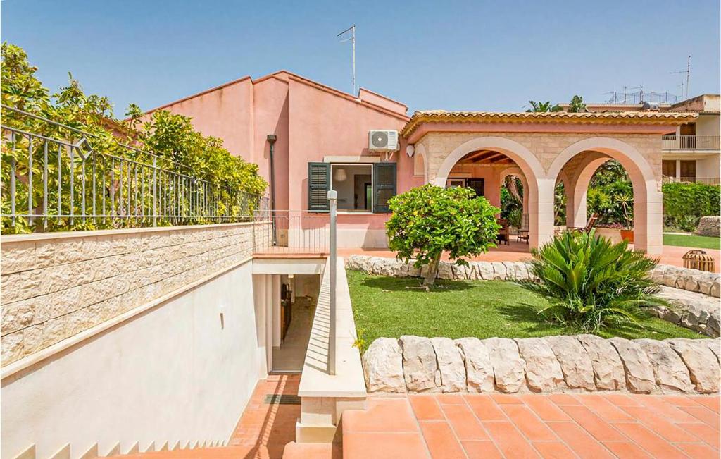 Stunning Home In Marina Di Modica With 3 Bedrooms And Wifi photo 2