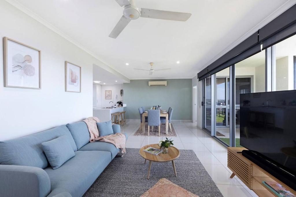 'Opal of Darwin' Breezy Living Atop Blue Horizons photo 1