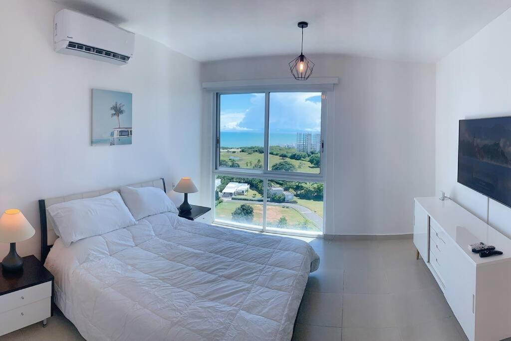 Playa Blanca Penthouse with Breathtaking Ocean Views - King Bed photo 4