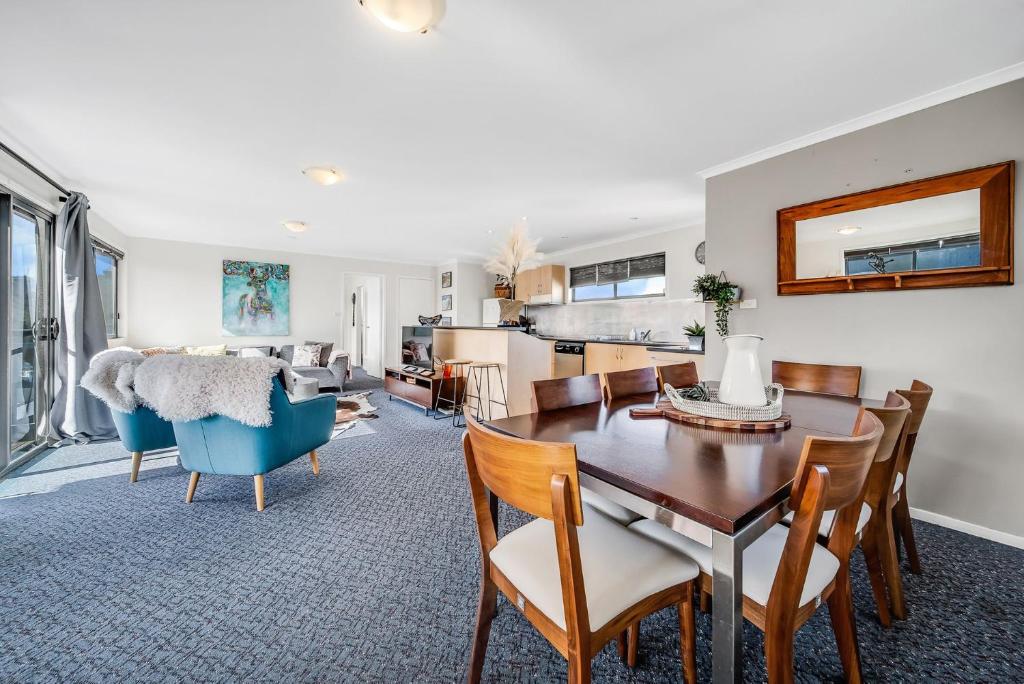 Silvertrees 4 Centrally situated photo 1