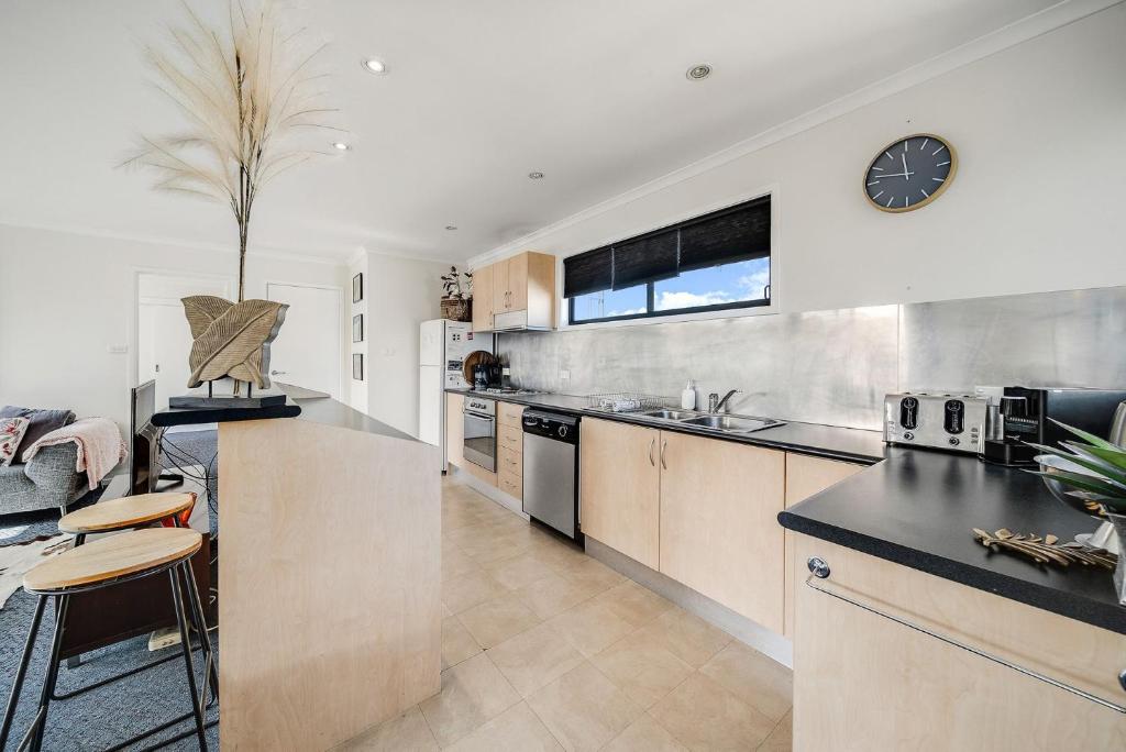 Silvertrees 4 Centrally situated photo 3