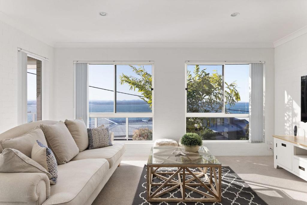 Tranquil with Harbour Views photo 1