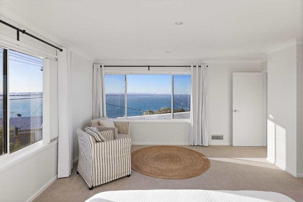Tranquil with Harbour Views photo 4