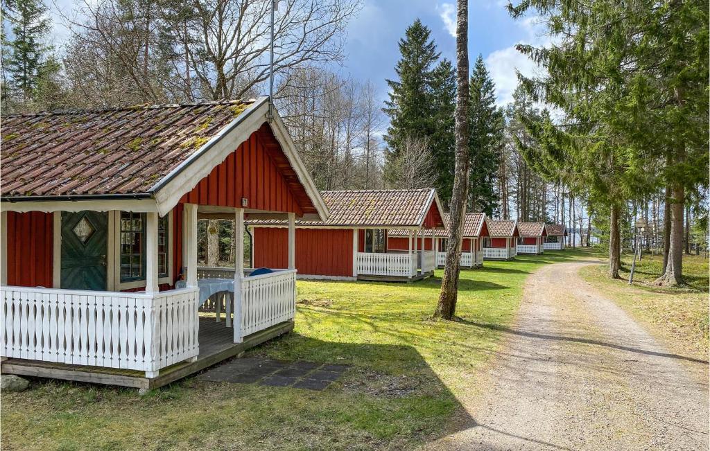 Beautiful Home In Jlluntofta With Sauna, Wifi And 1 Bedrooms