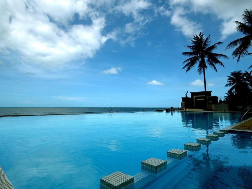 Golden Pine Beach Resort photo 1