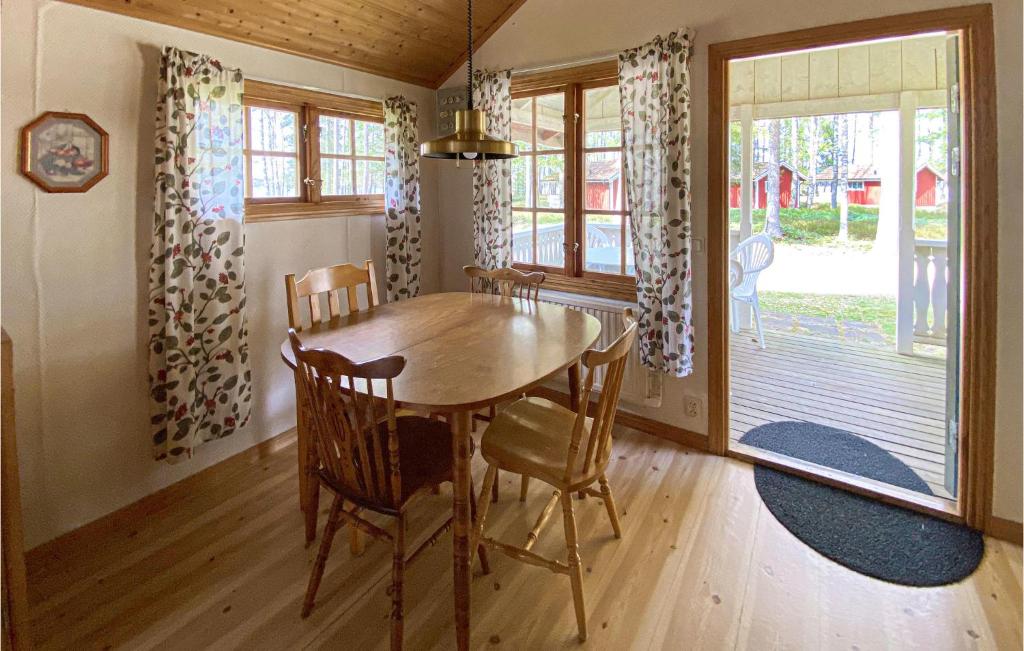 Amazing Home In Jlluntofta With Sauna, Wifi And 1 Bedrooms photo 3