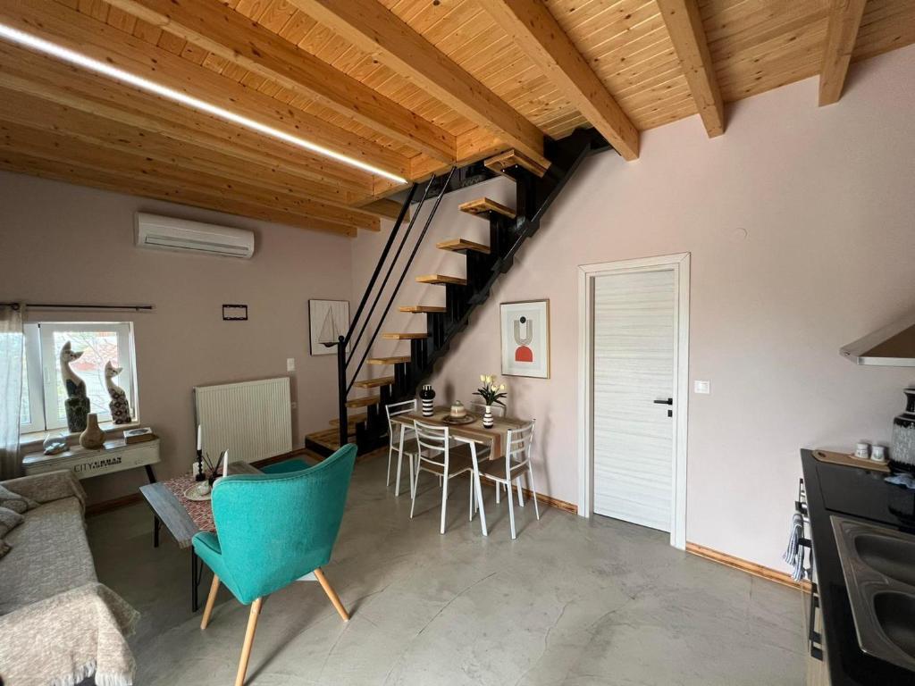 Attic View photo 1