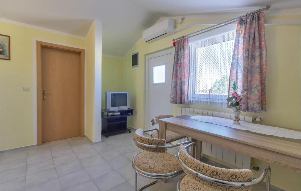 Nice Apartment In Peroj With 2 Bedrooms And Wifi photo 2