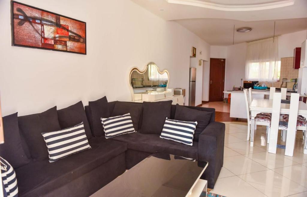 Lux Suites Shanzu Beachfront Apartments photo 4