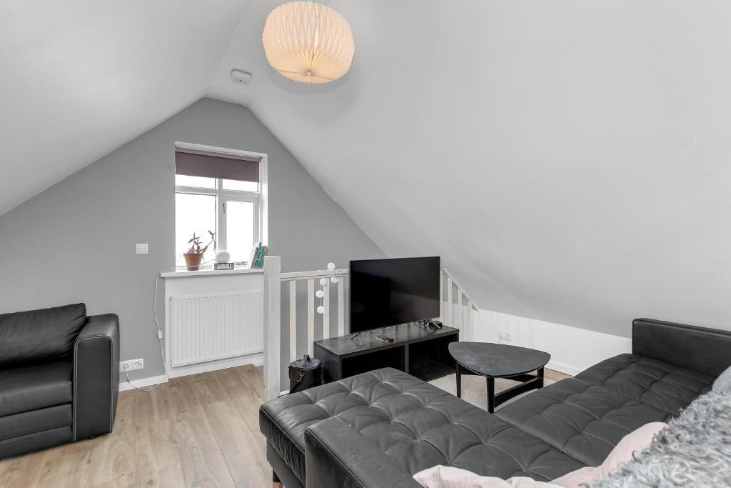 Spacious, Cozy & Family Friendly House photo 1