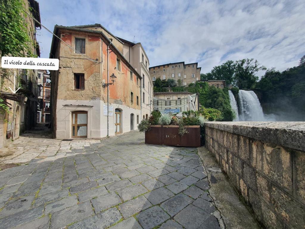 Il vicolo della cascata