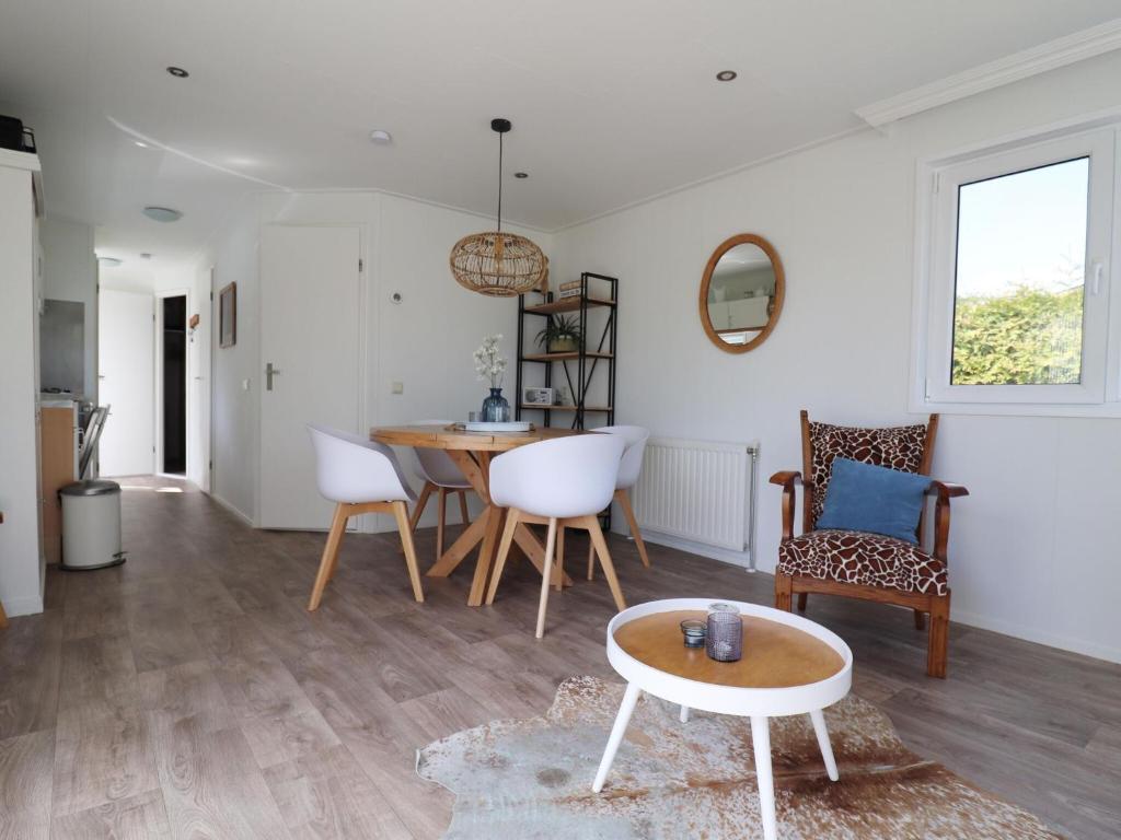 Modern chalet in Grou with a spacious garden in a beautiful location photo 2