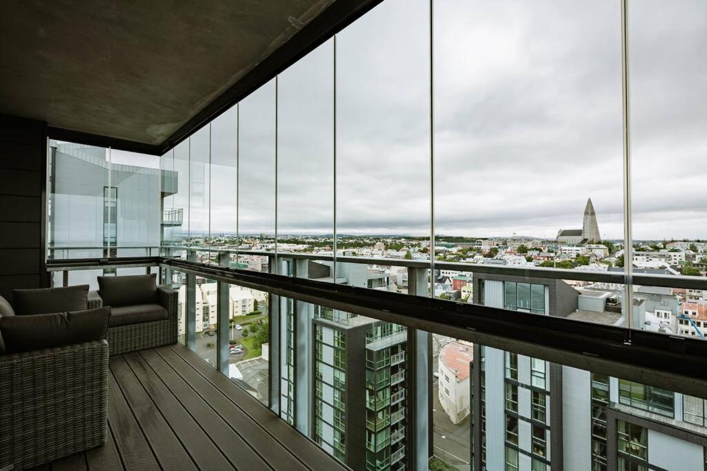 Luxury apartment downtown Reykjavik with stunning views photo 3