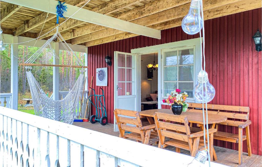 Amazing Home In Klintehamn With Wifi And 3 Bedrooms photo 1