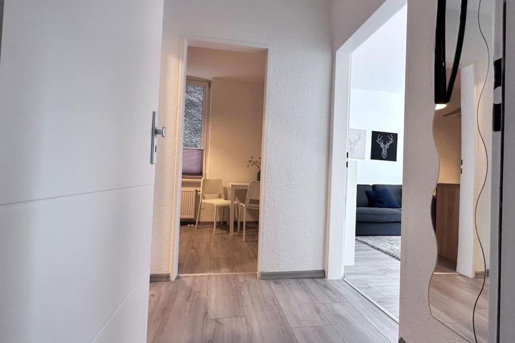 Möblierte EG- Wohnung zentral in Herne mit Parkplatz,WLAN und Netflix photo 2