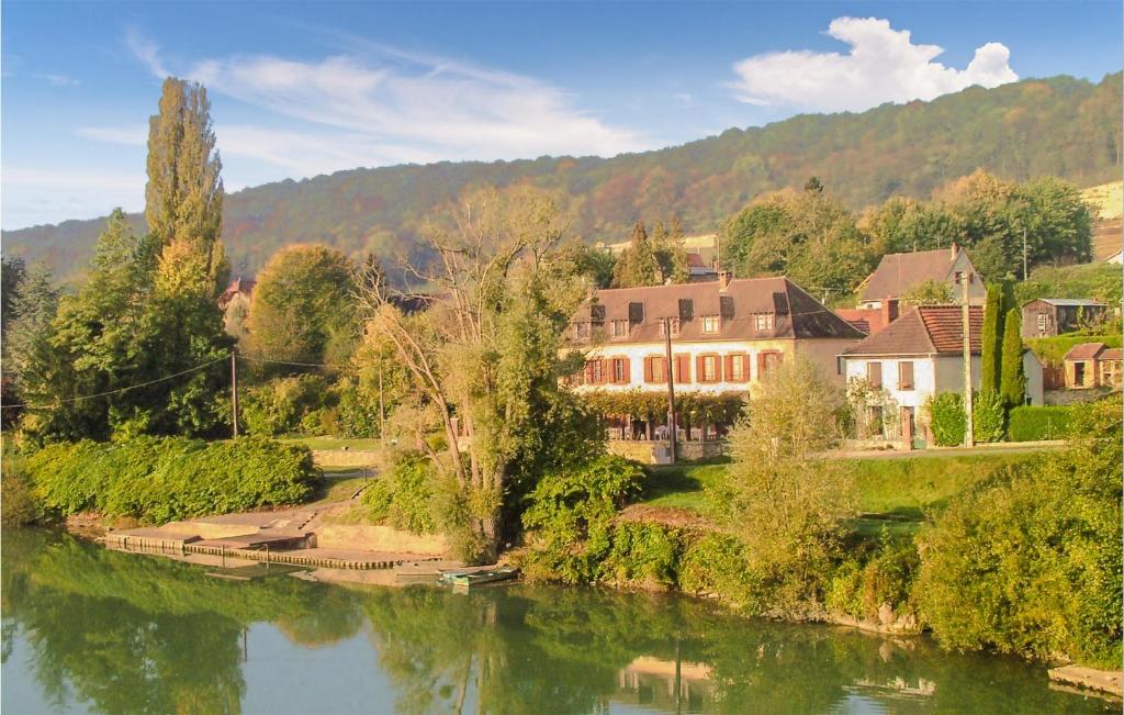 Amazing Home In Jaulgonne With 2 Bedrooms And Wifi
