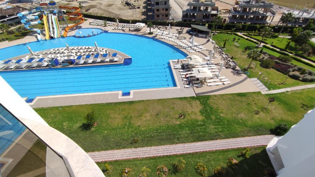 LUXURY Pool View Edelweiss Brand New 1-Bedroom Apartment with free Waterpark photo 1