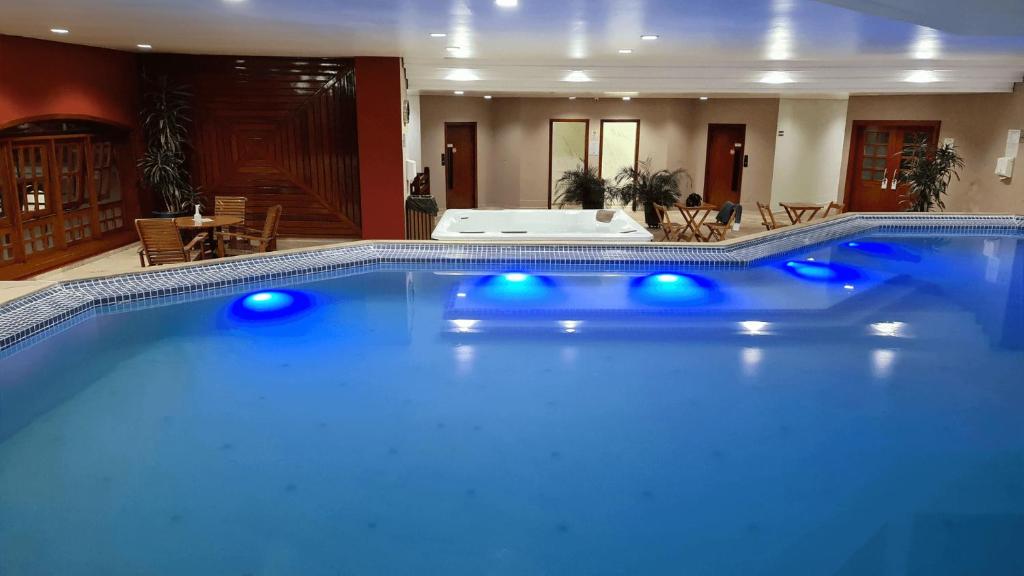 Dúplex Luxo com Piscina Aquecida, Lareira e Wifi photo 1
