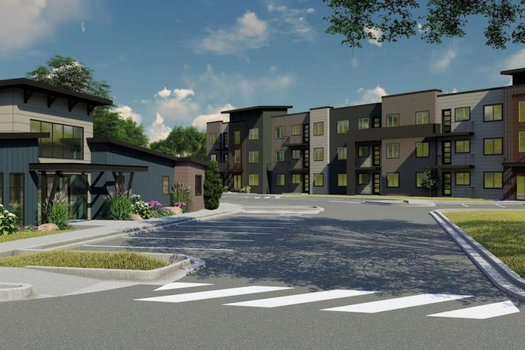 Monument Resort like amenities with King bd Qn bd Garage Fast WiFi Sleeps image
