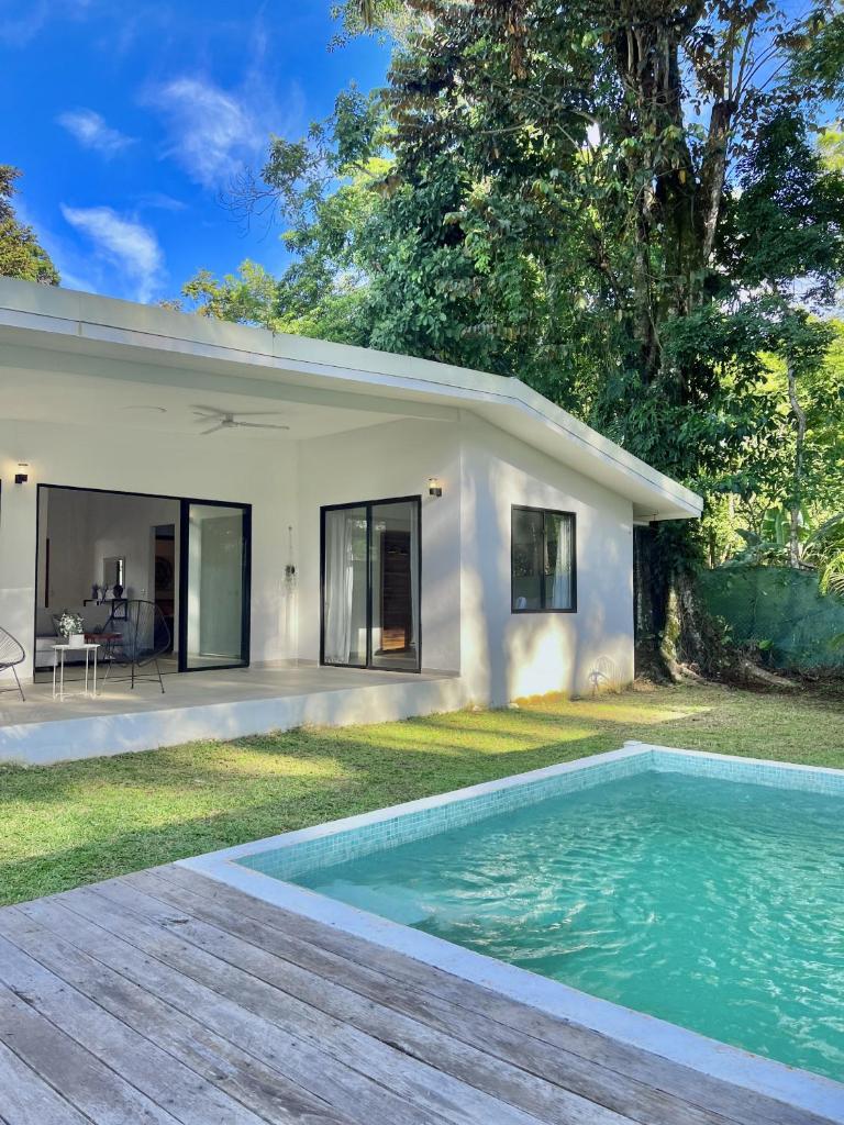 Playa Negra Pool House photo 1