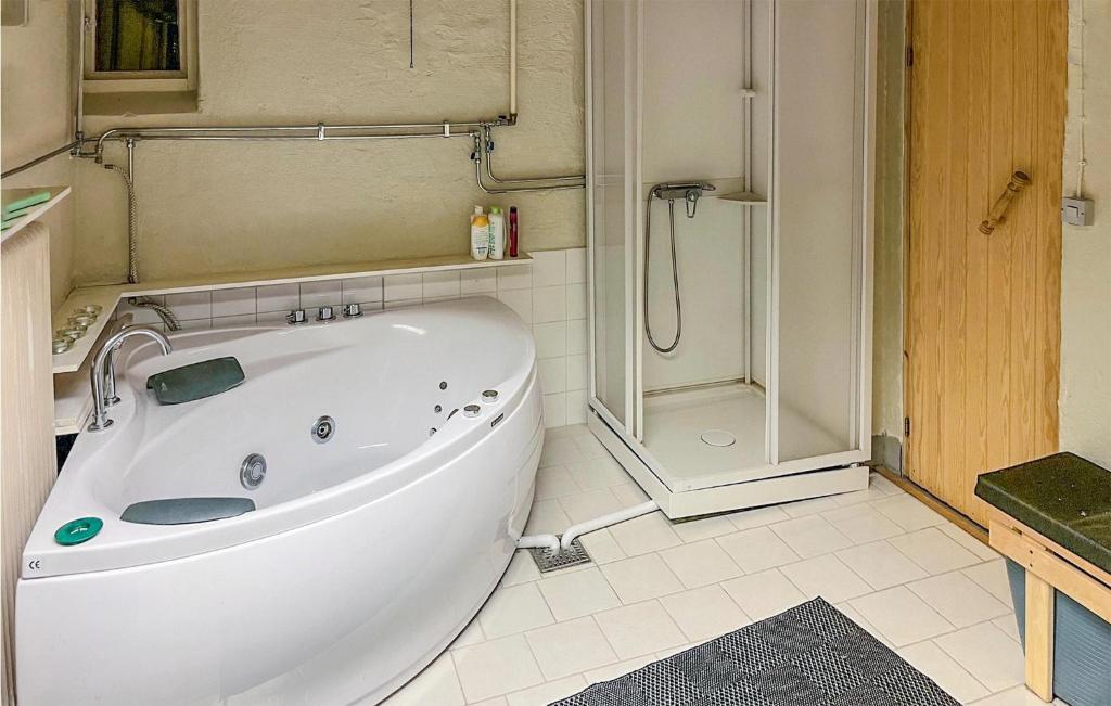 Amazing Home In Frnsta With Sauna, Wifi And 3 Bedrooms photo 3