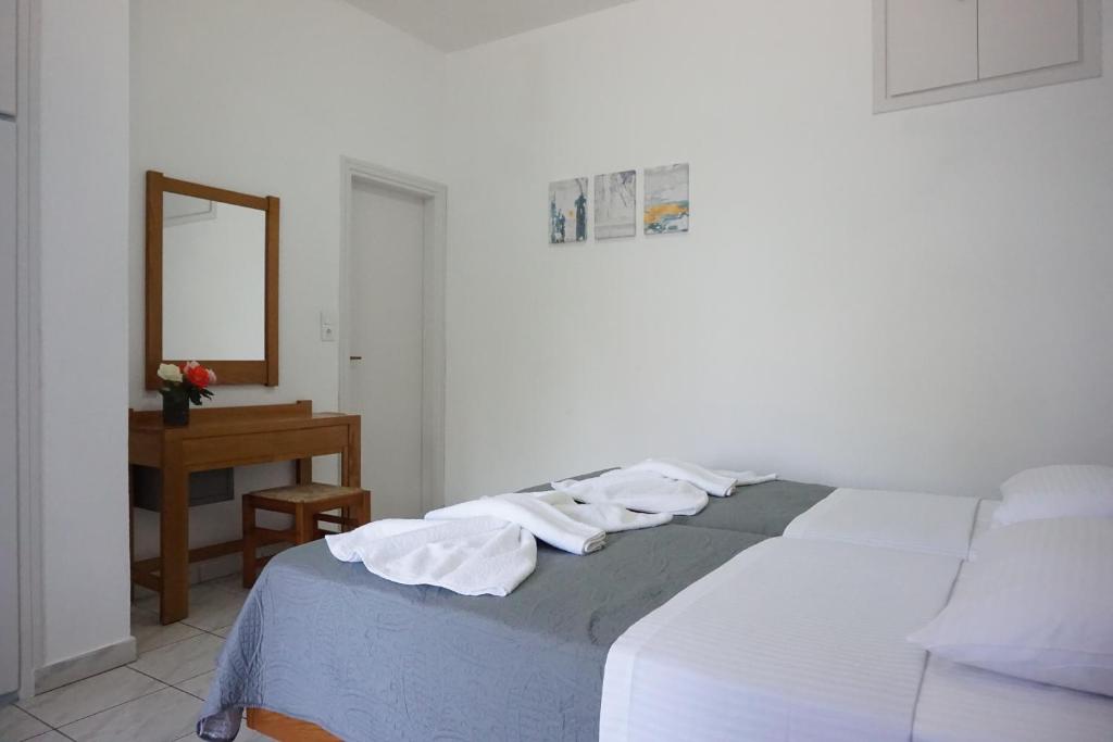 Aphrodite Studios & Apartment photo 3