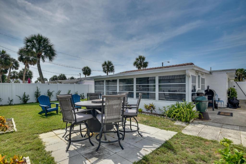 Colorful, Pet-Friendly Home Near Ormond Beach photo 3