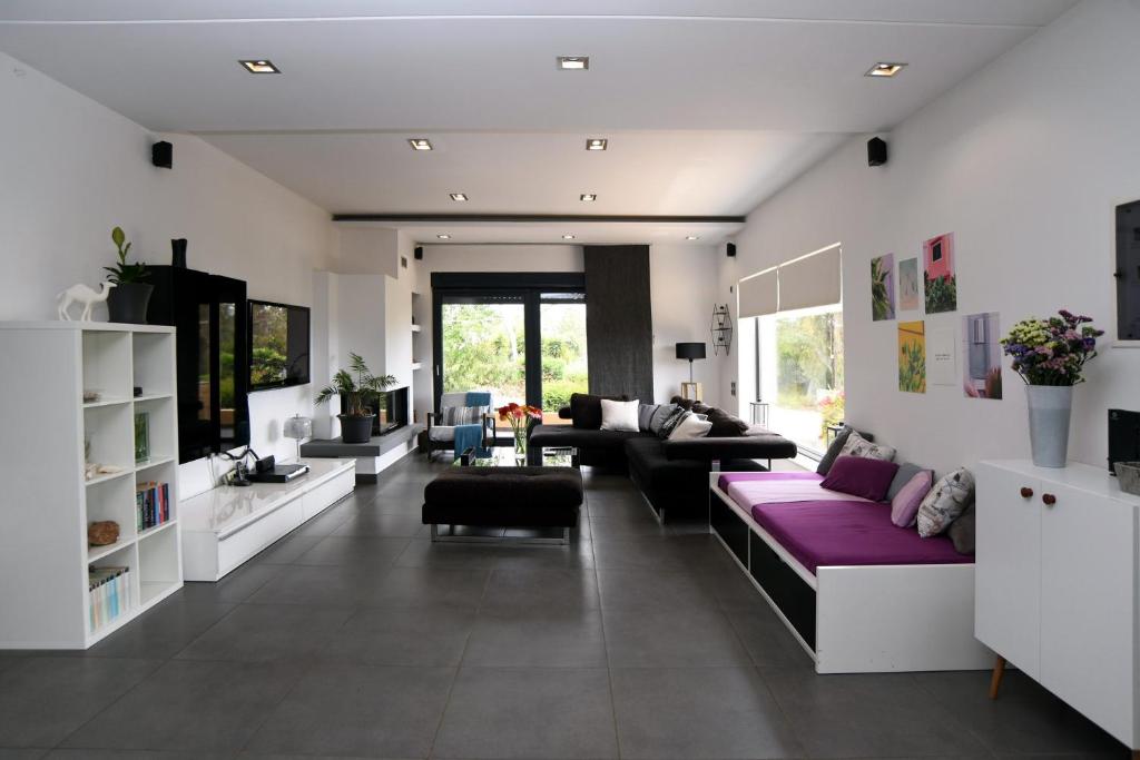 marathon family villa photo 2