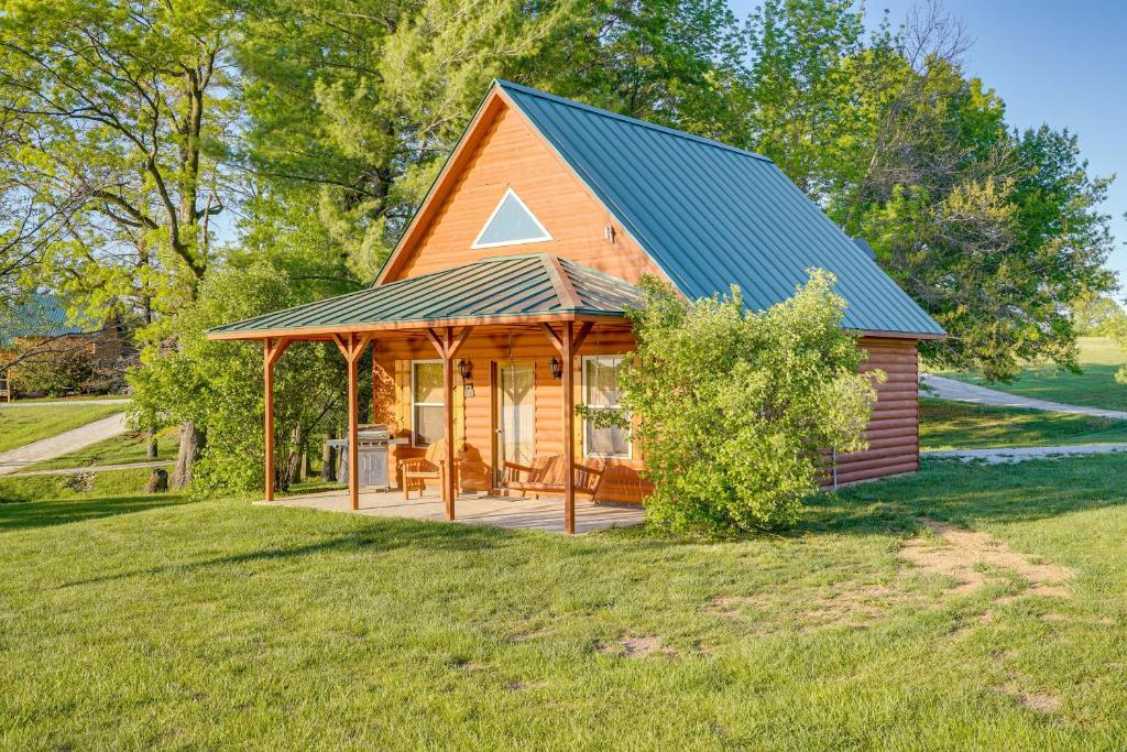 Cozy Columbia Cabin with Shared Lake Dock! photo 1
