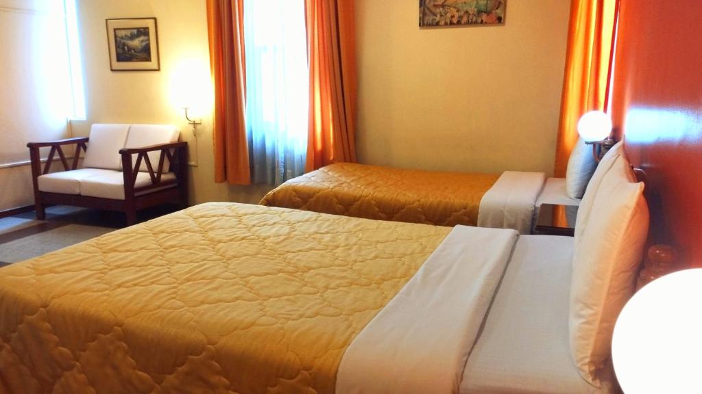 Hotel Yañez Inn photo 4