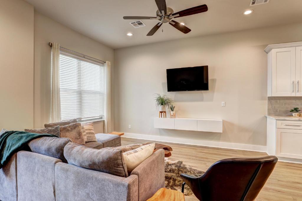 Youngsville Sports Complex NEW Townhome photo 2