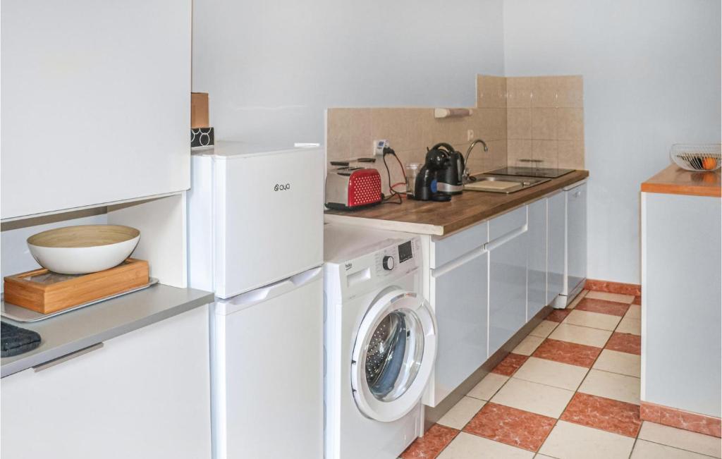 Beautiful Apartment In Bergerac With Wifi And 1 Bedrooms photo 3