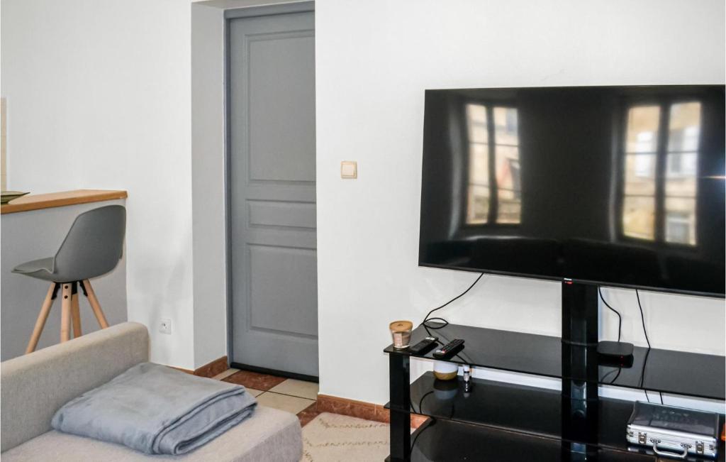 Beautiful Apartment In Bergerac With Wifi And 1 Bedrooms photo 4