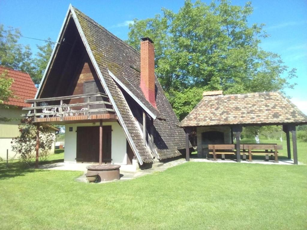 Holiday home Mir - countryside house with jacuzzi