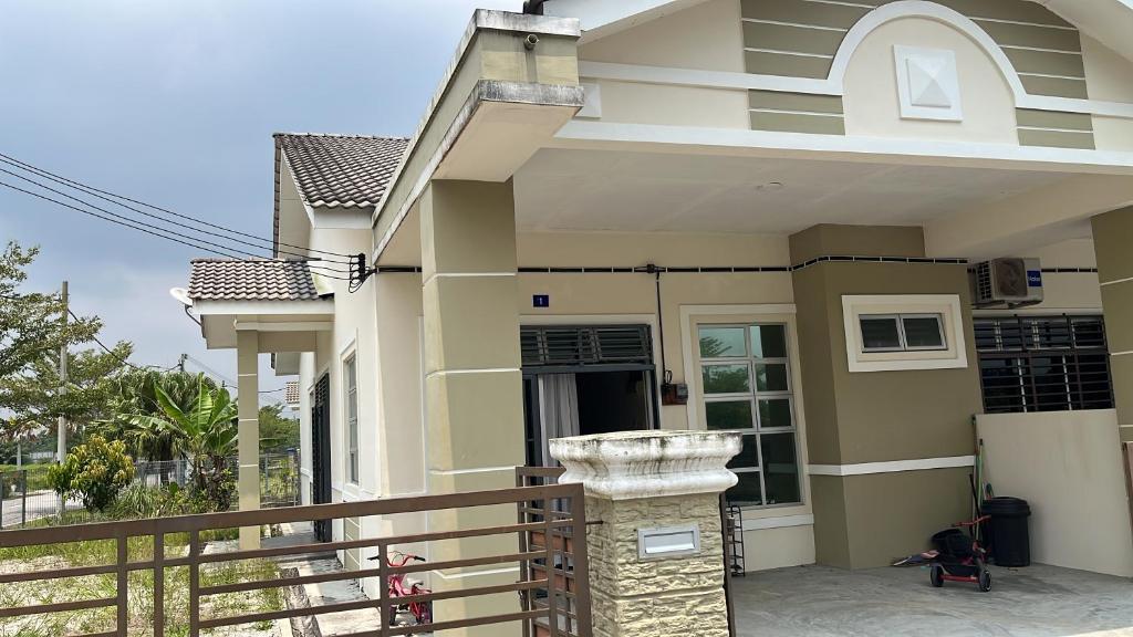Hakim Harmoni Homestay Air Hitam