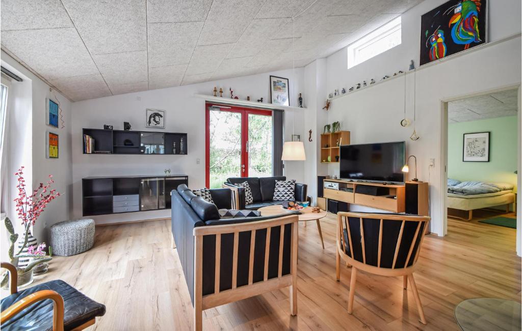 Nice Home In Frvang With 3 Bedrooms And Wifi photo 2