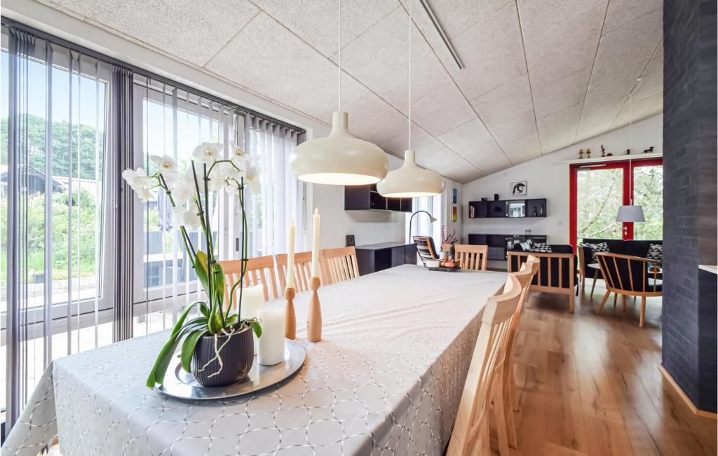 Nice Home In Frvang With 3 Bedrooms And Wifi photo 3