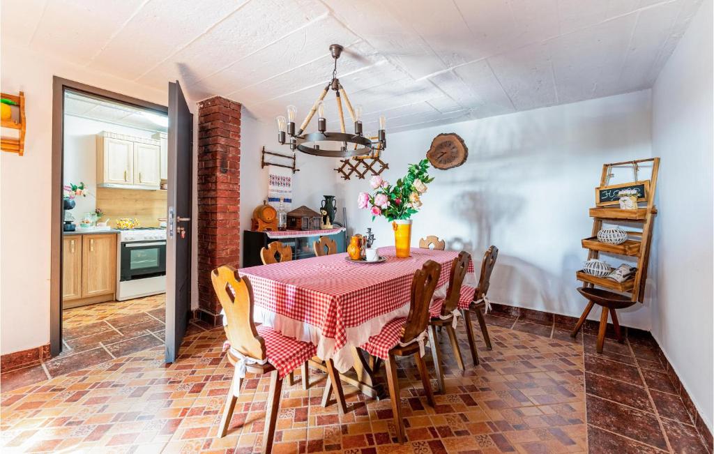 Nice Home In Kapela With Outdoor Swimming Pool, Wifi And 2 Bedrooms photo 3