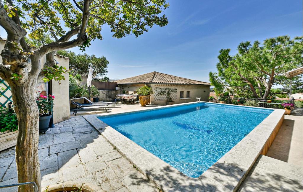 Awesome Home In Chteaurenard With Outdoor Swimming Pool, Wifi And Indoor Swimming Pool