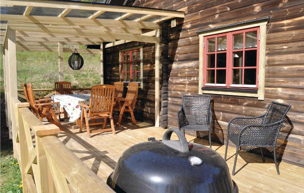 Stunning Home In Lngserud With 3 Bedrooms, Jacuzzi And Sauna photo 3