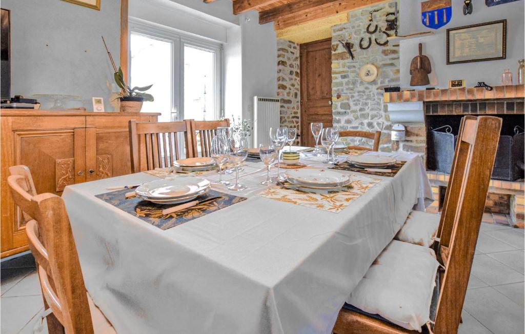 Nice Home In Crances With Wifi And 3 Bedrooms photo 4