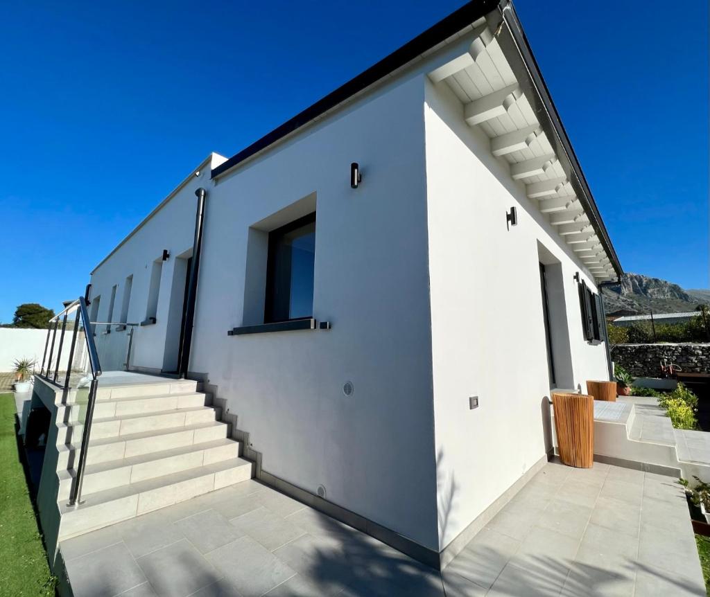 Rosalia Homestay - Ponente Apartment photo 2