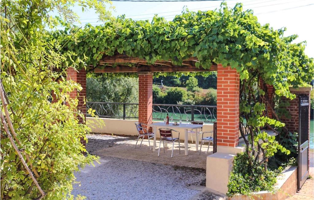 Stunning Home In Jaulgonne With 3 Bedrooms And Wifi photo 1