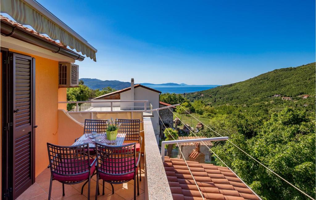 Stunning Apartment In Brsec With 1 Bedrooms And Wifi photo 4