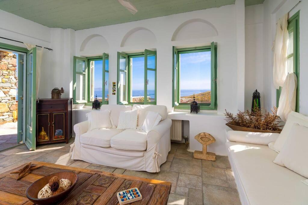 Cycladic Villa with panoramic view photo 1